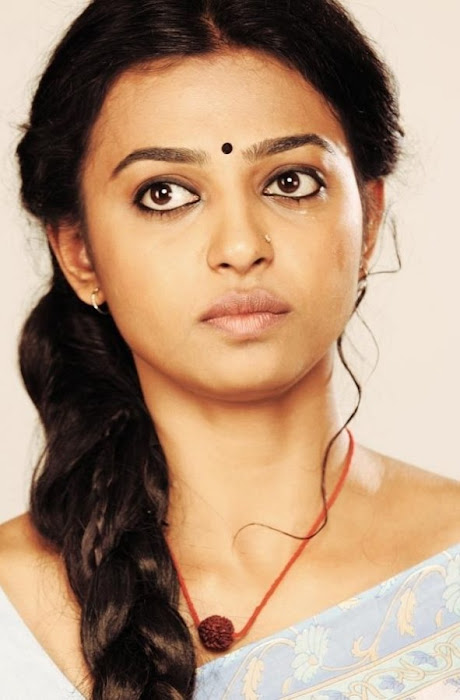 radhika apte in saree - raktha charithra movie hot photoshoot